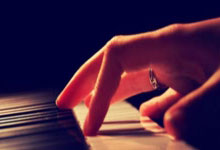 开云体育下载-布宜诺斯艾利斯独立教练组强化体能训练，备战关键战