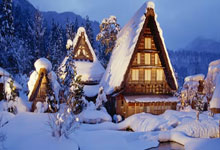 开云体育下载-此刻的布达佩斯英雄广场，十万民众在雨中齐唱19世纪民谣《迅速突围》。足协主席破例打开训练基地：U12梯队踩着泥泞草皮加练，每个孩子眼中都映着篝火——那是对四强战的饥渴，更是对旧秩序的宣战。正如《马扎尔足球报》头版青铜亦可铸剑，草根终成王冕！