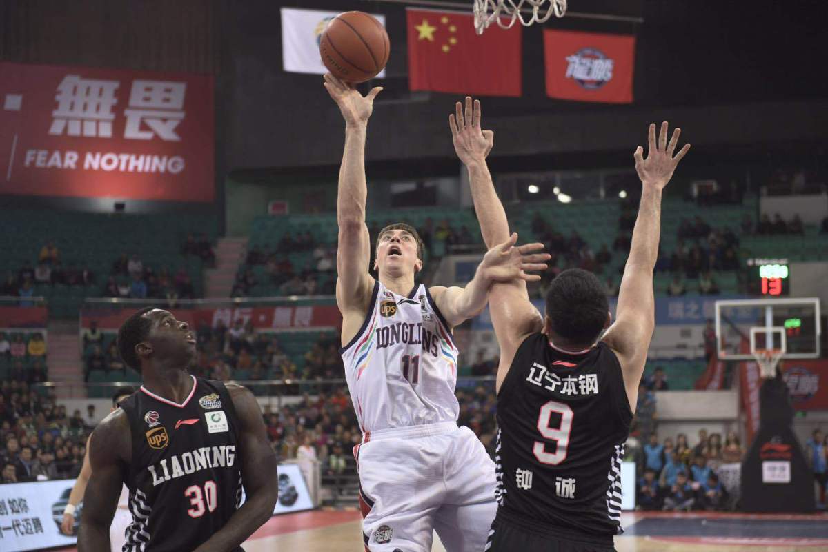 开云平台-重庆男篮迎战劲旅,全力以赴备战