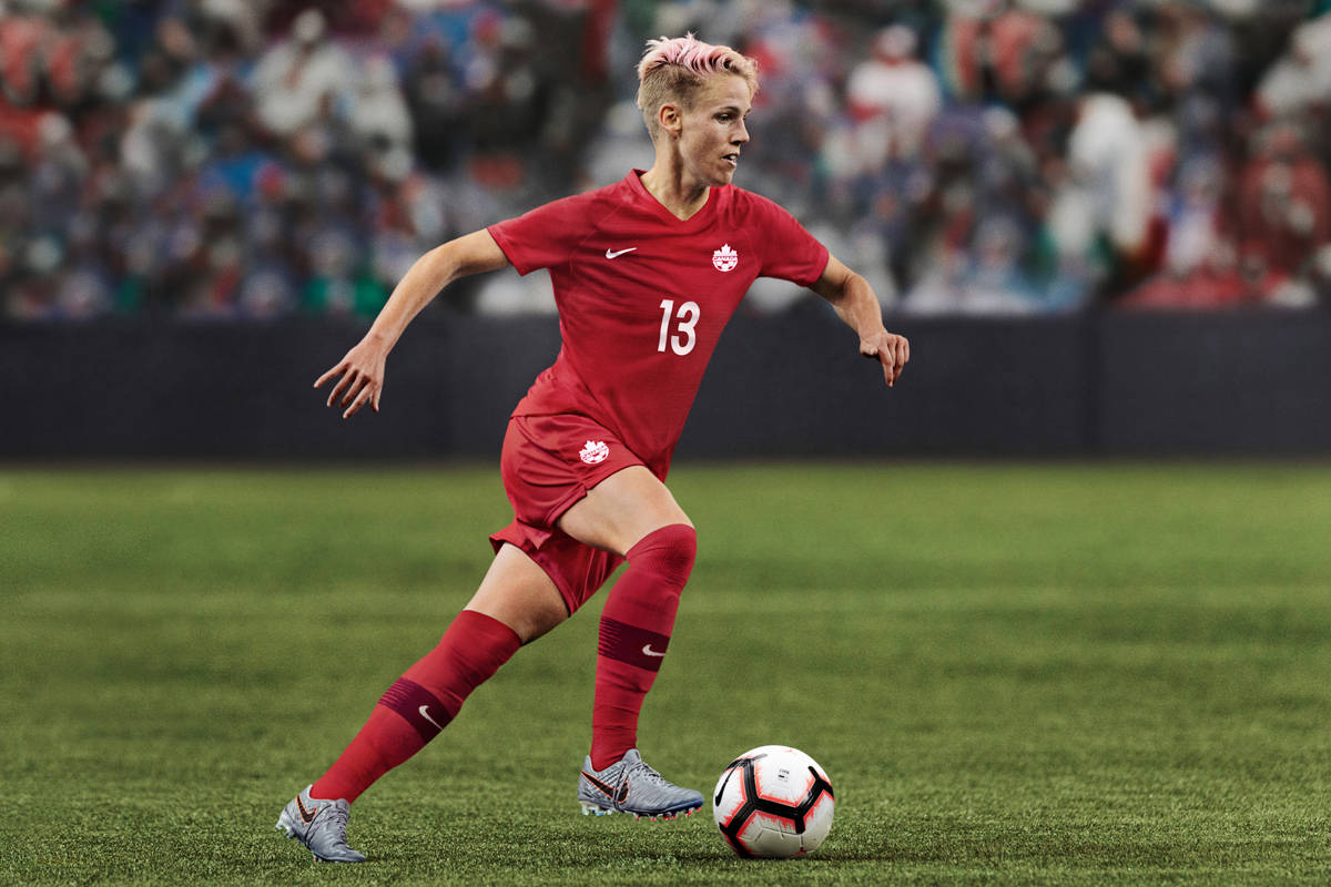 精湛技艺：女子足球名将将在大赛中展现才华的简单介绍