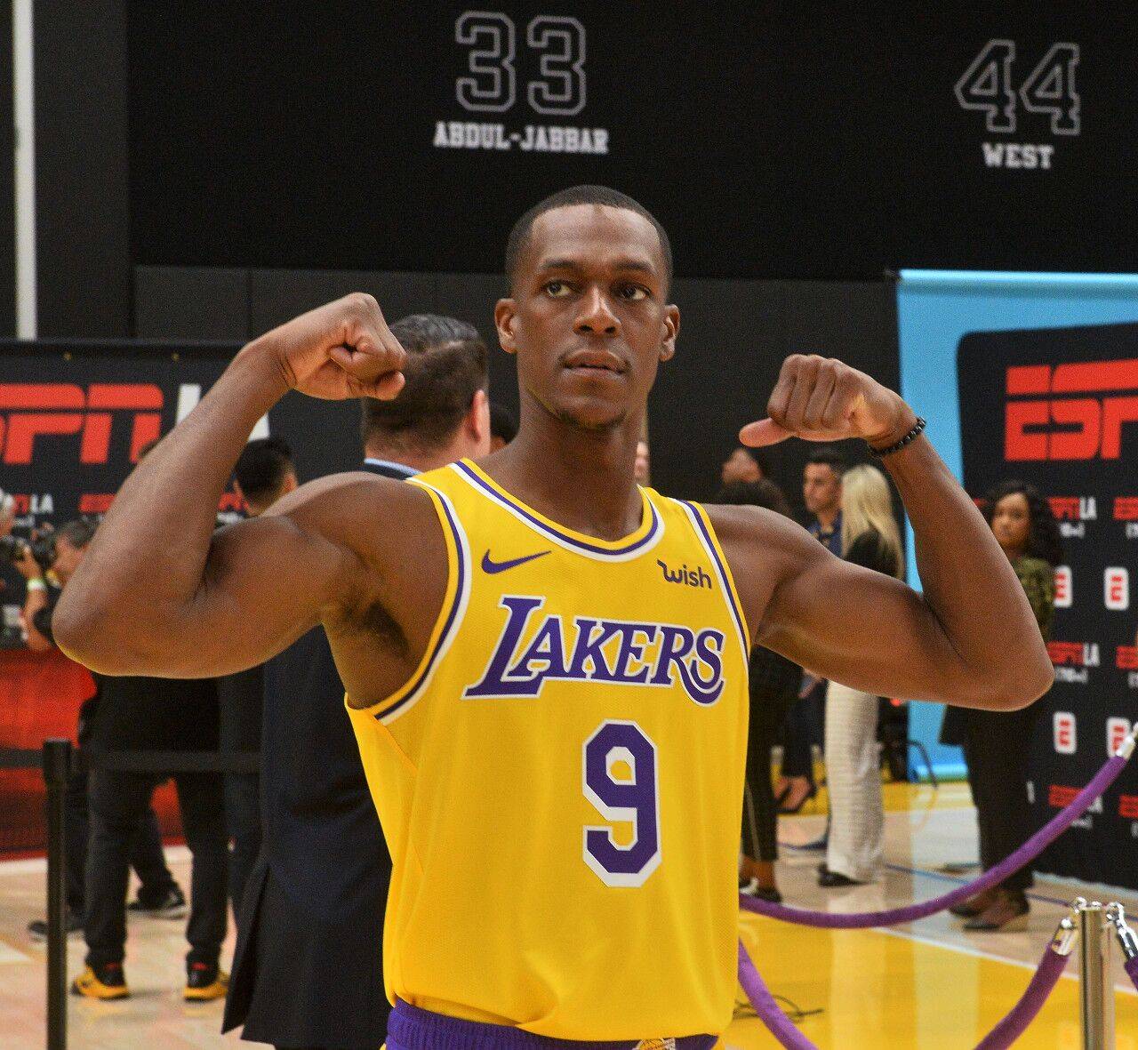 开云下载-全球精英云集：篮球冠军争夺战如火如荼的简单介绍