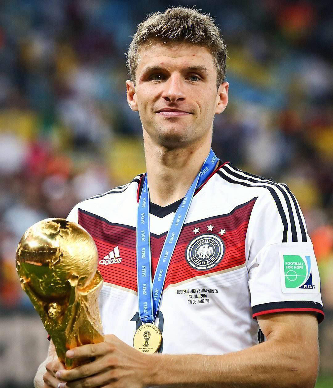 河南球员在比赛中表现出色，荣膺最佳球员