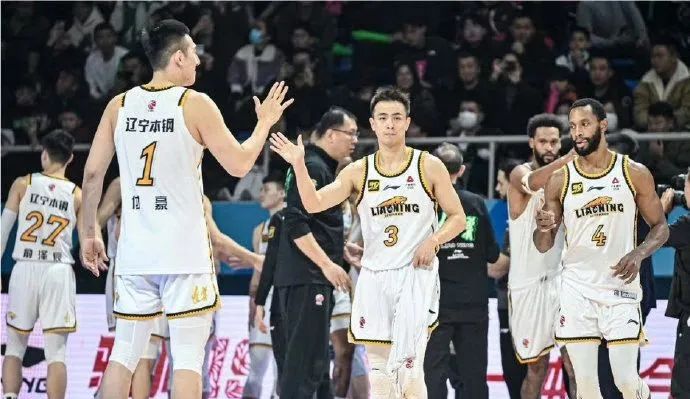 包含热那亚遭遇四连败，目前陷入危机的词条