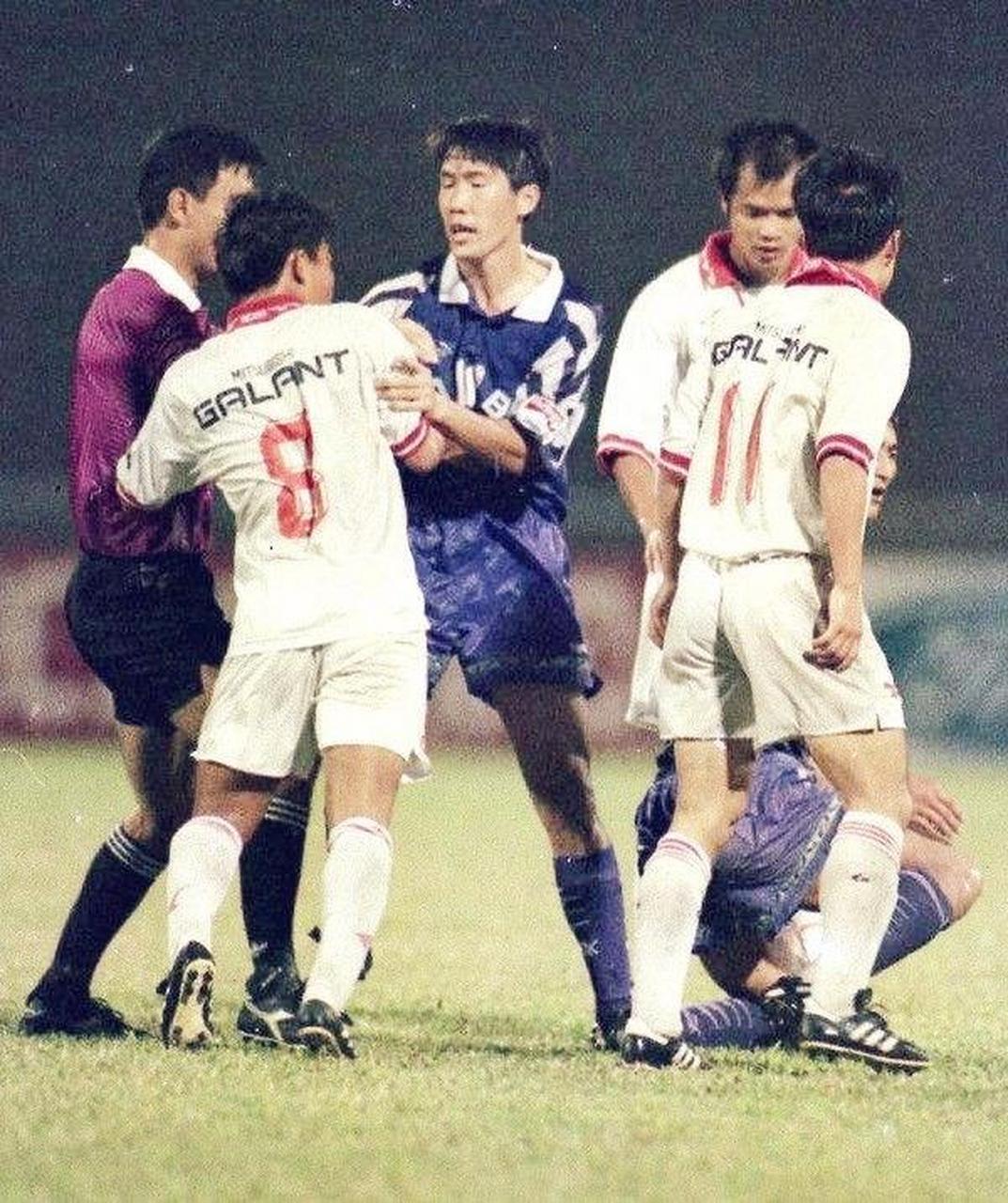 包含广州德比：恒大迎战富力，激烈角逐扣人心弦的词条