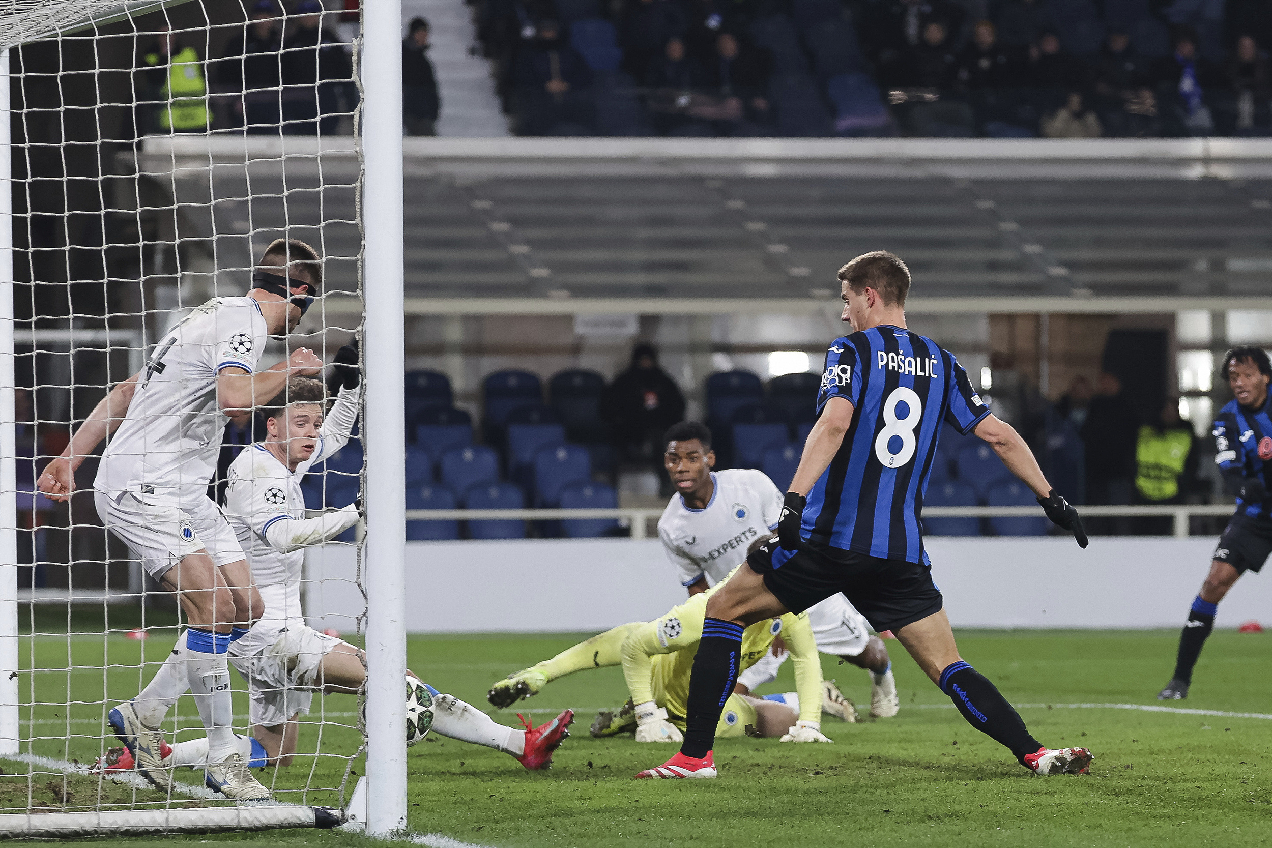 关于亚特兰大客场力克拉齐奥，赢得关键三分的信息