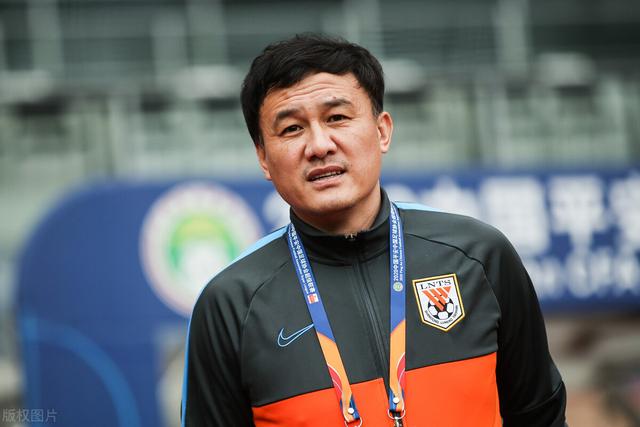 杭州绿城在比赛中遭遇惨败，需调整战术的简单介绍