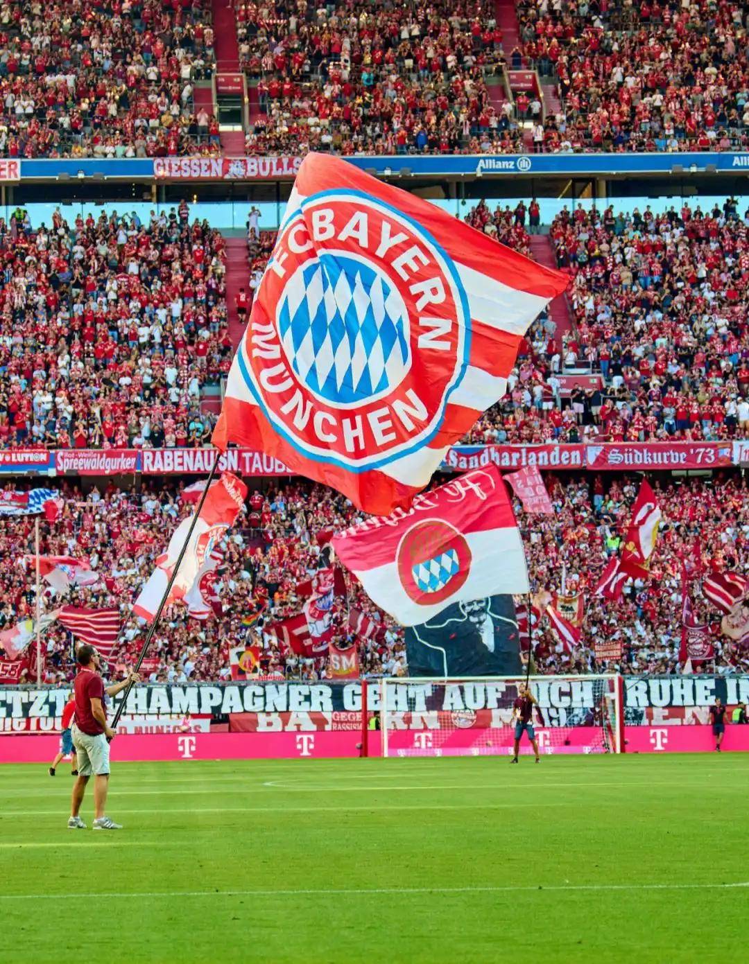 拜仁慕尼黑稳居德甲榜首，欧冠争冠热度不减的简单介绍