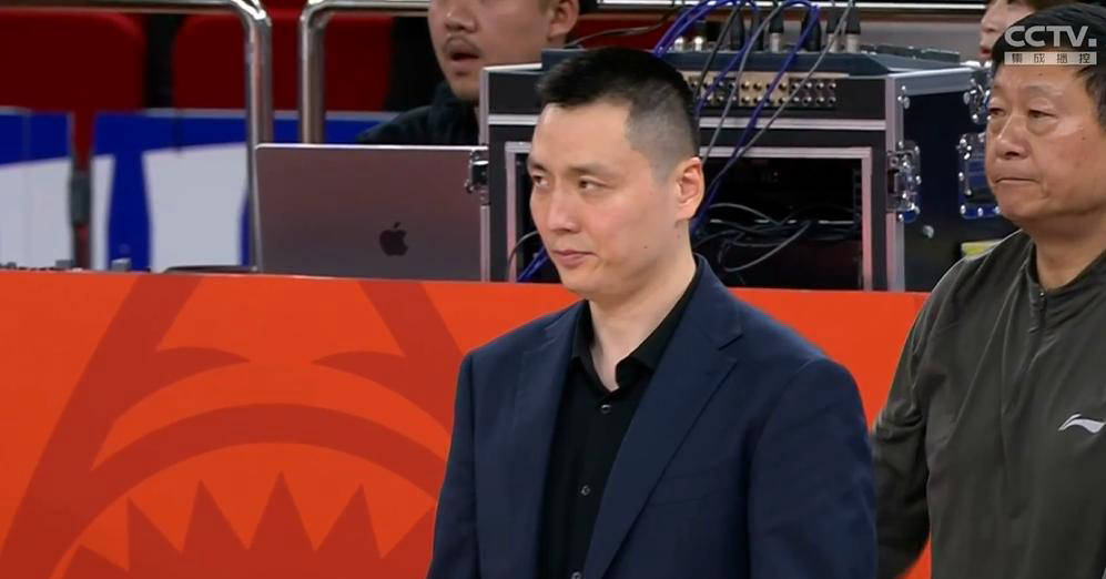 辽宁男篮再次险胜上海队，追平榜首位置的简单介绍