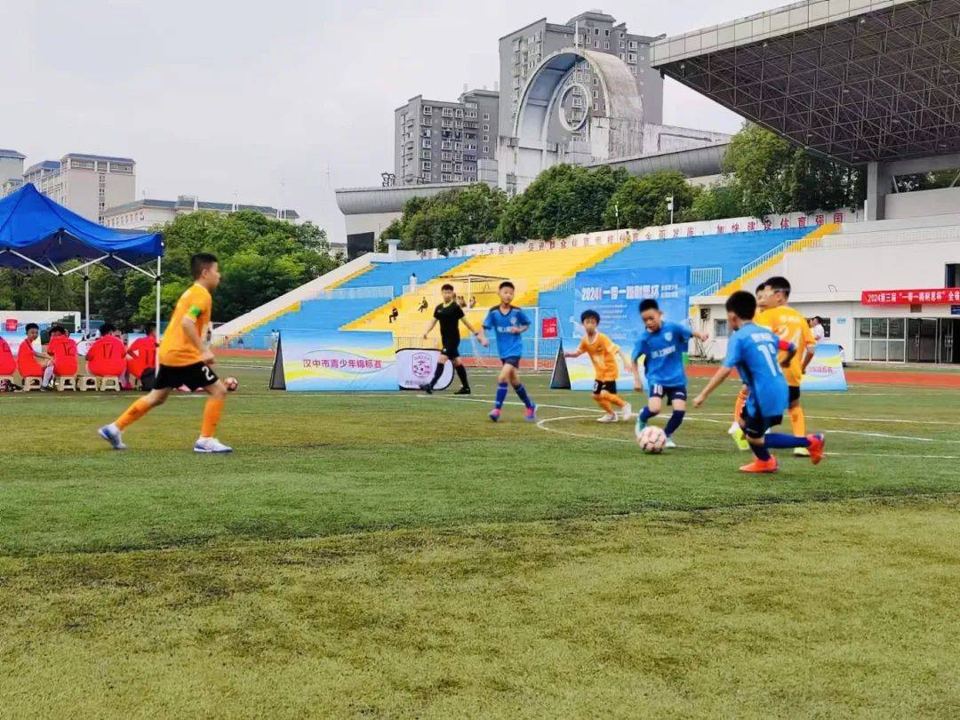 开云体育在线-关于精彩足球瞬间：球队配合默契获好成绩的信息