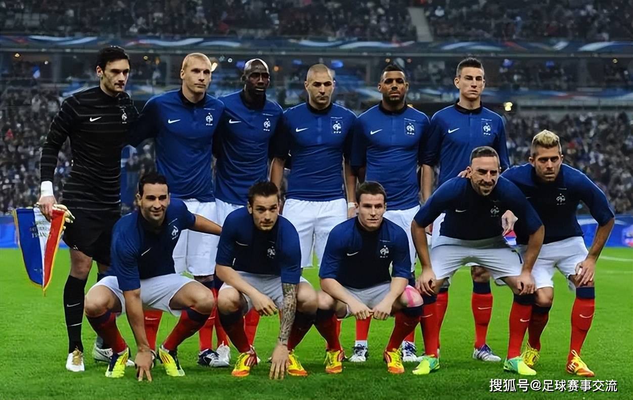 法国队攻破对手防线实现连胜