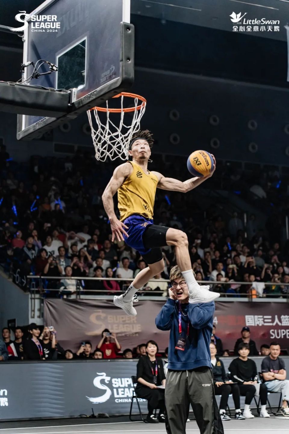 开云体育入口-年度篮球盛事精彩纷呈，球迷热情高涨的简单介绍