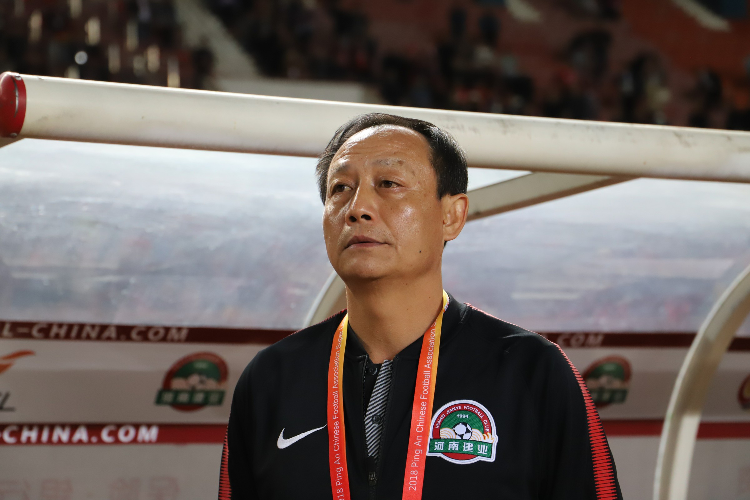 河南建业遭遇困境，教练员采取行动