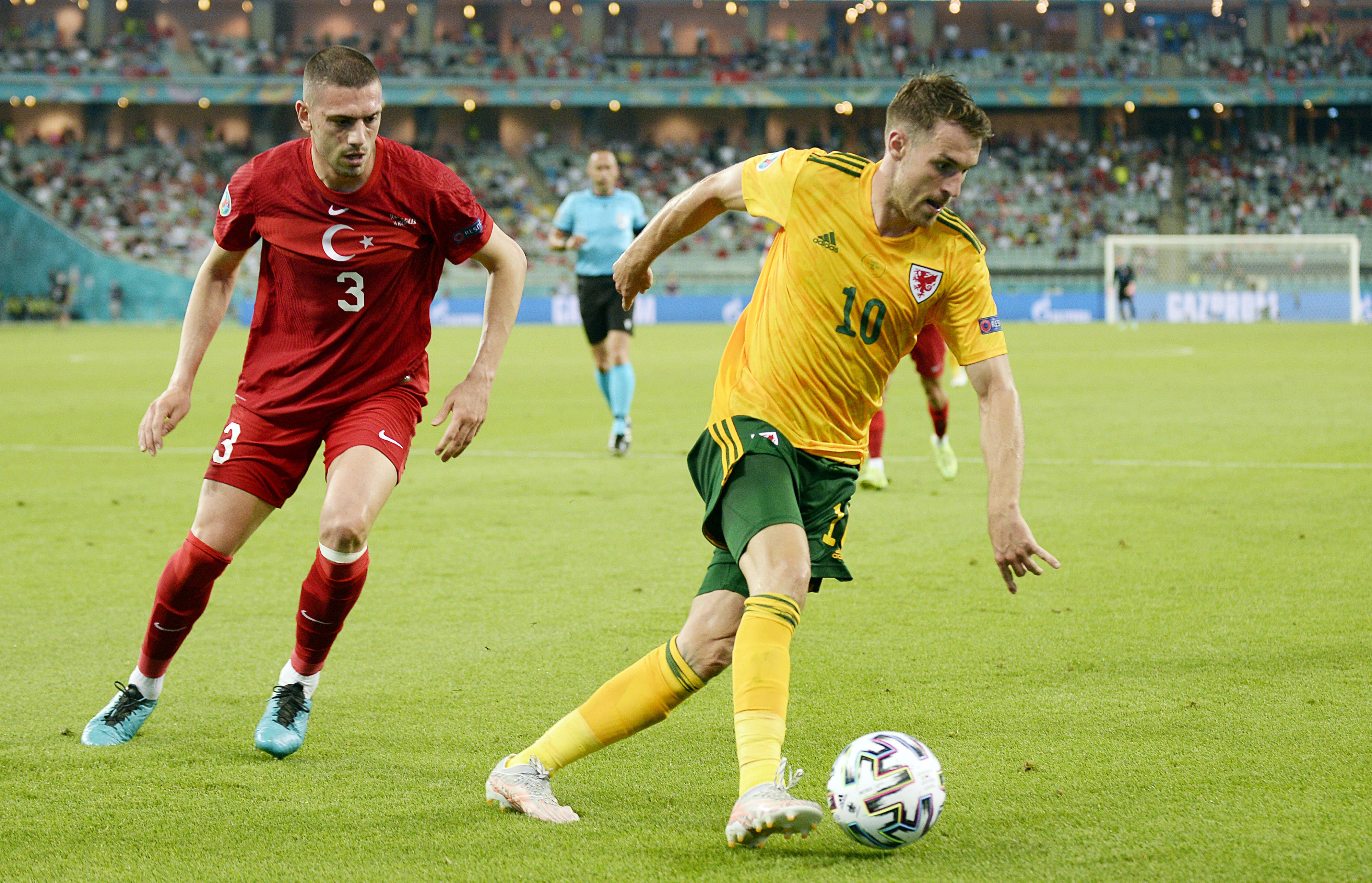 瑞典队在对阵乌拉圭的比赛中获胜晋级下一轮