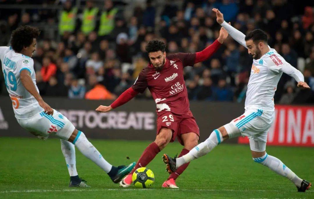 圣埃蒂安战胜对手，豪取三分的简单介绍