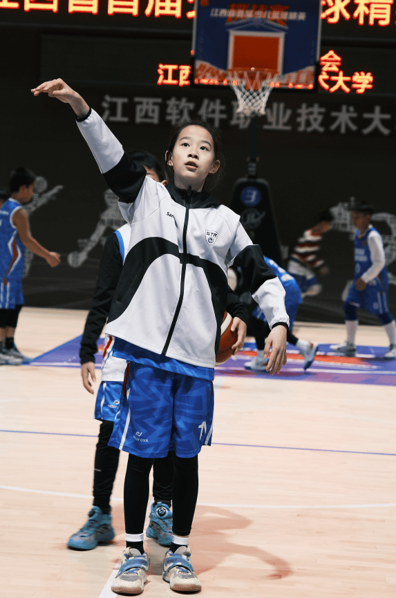 开云体育app-包含专业球员在国际篮球比赛中创造佳绩的词条