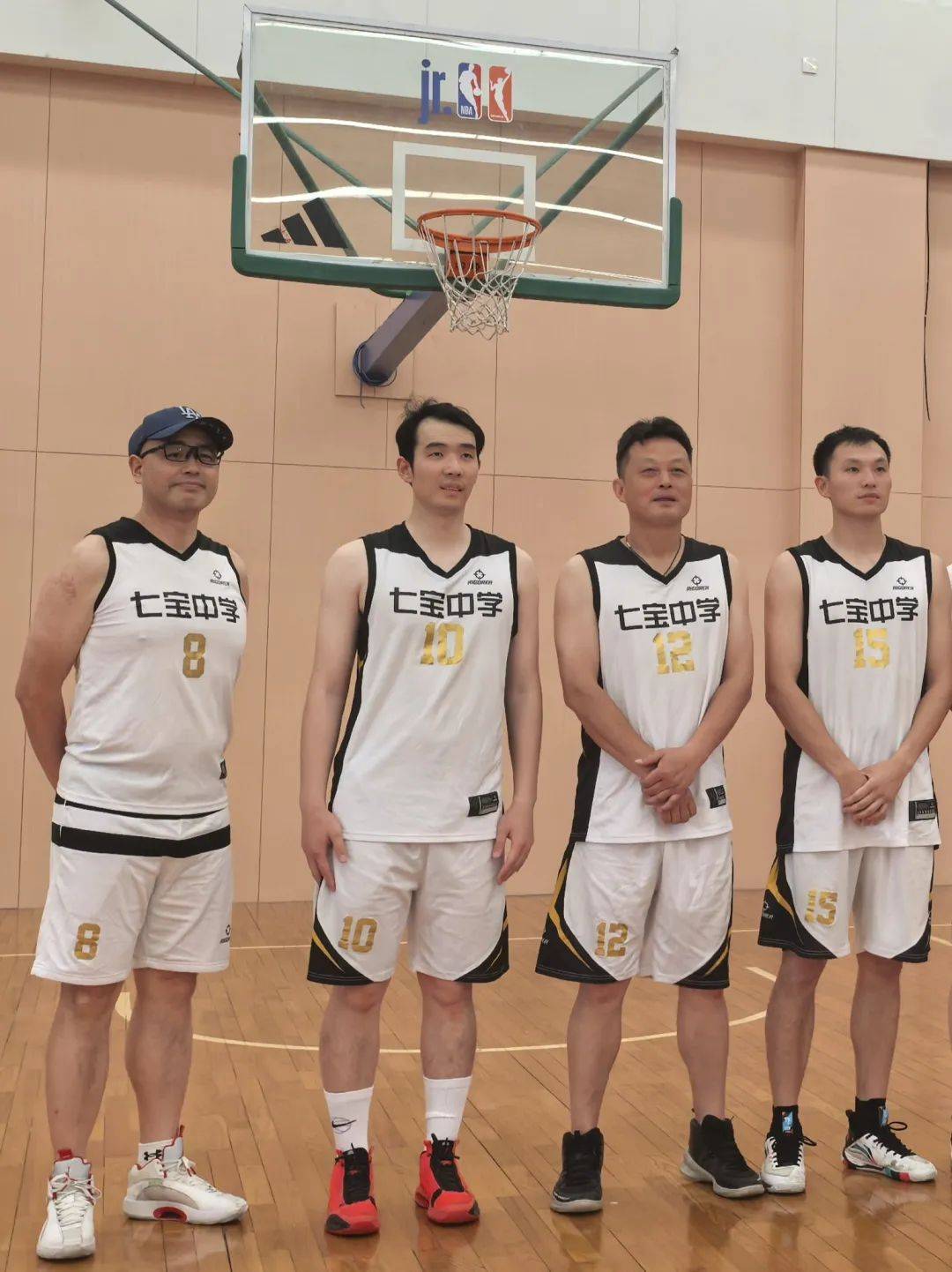 包含专业球员在国际篮球比赛中创造佳绩的词条