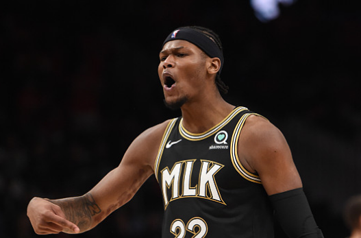 开云体育下载-雄鹿连胜，势不可挡，赢得全场掌声