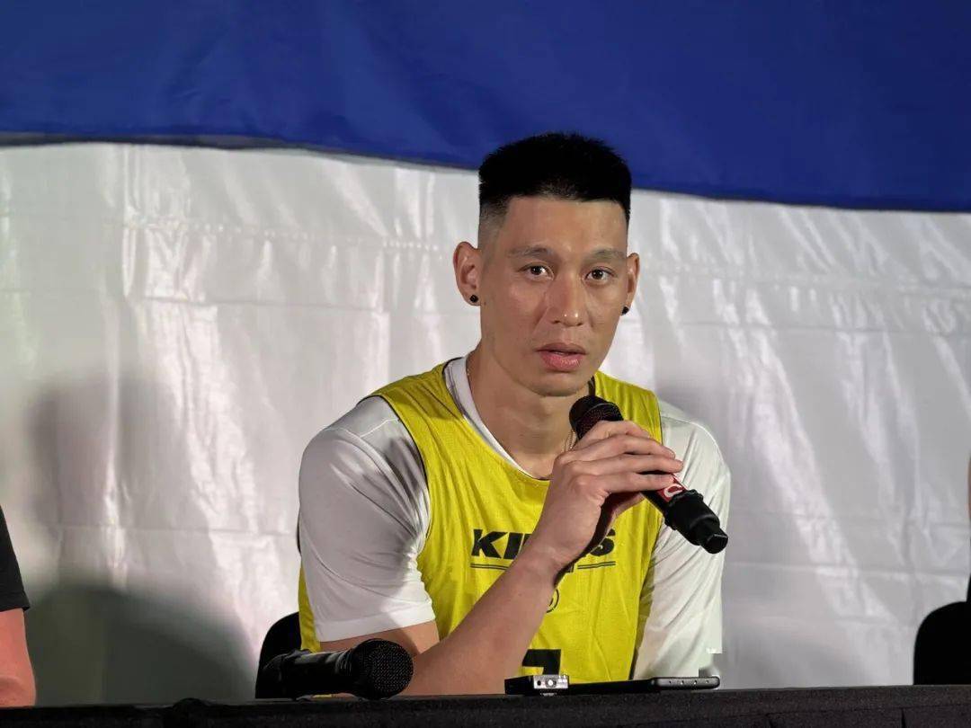 篮球明星林书豪重返CBA联赛，期待再创佳绩