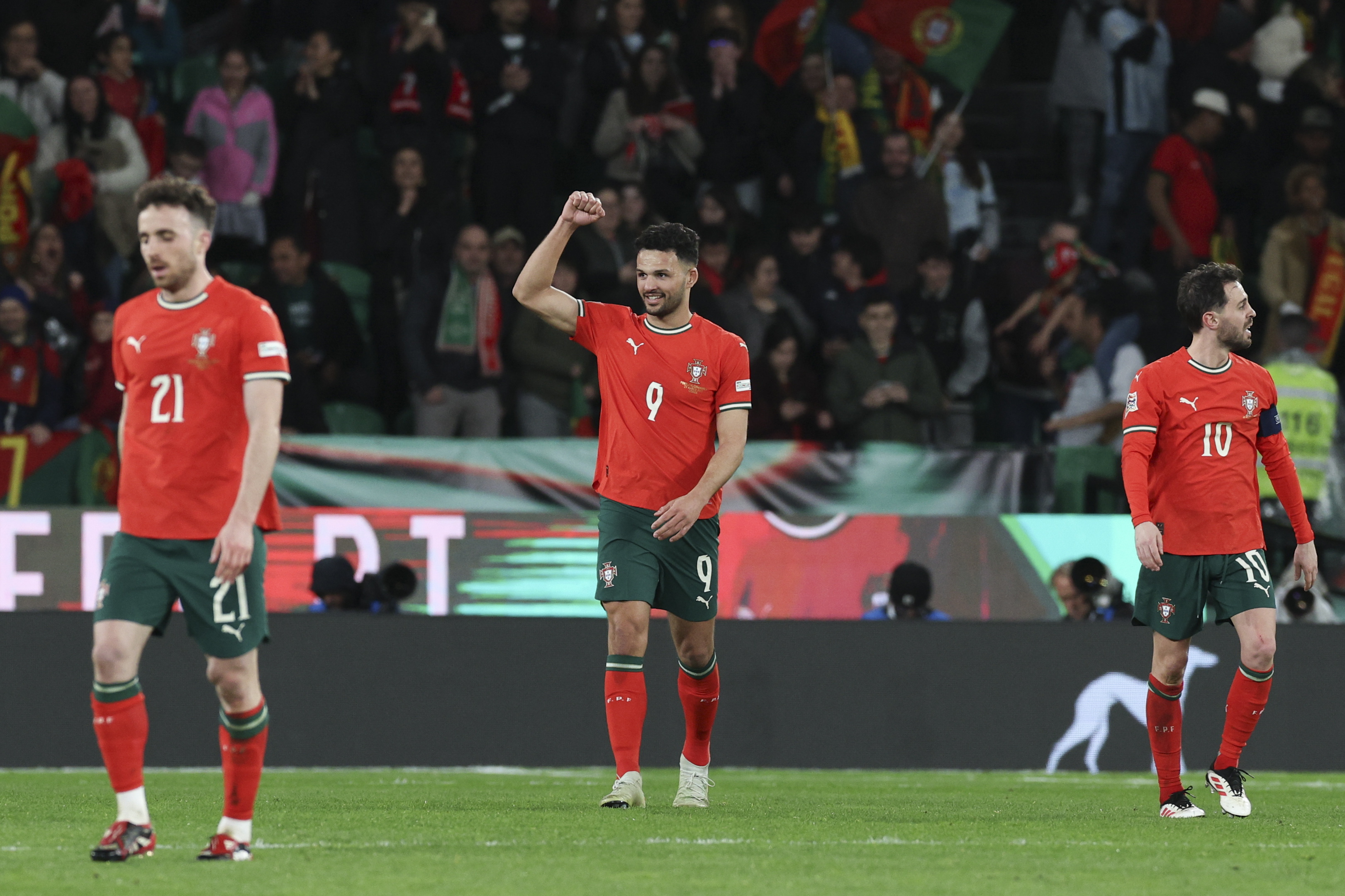 开云体育app-葡萄牙首轮比赛遭遇惨败，实力受到质疑的简单介绍