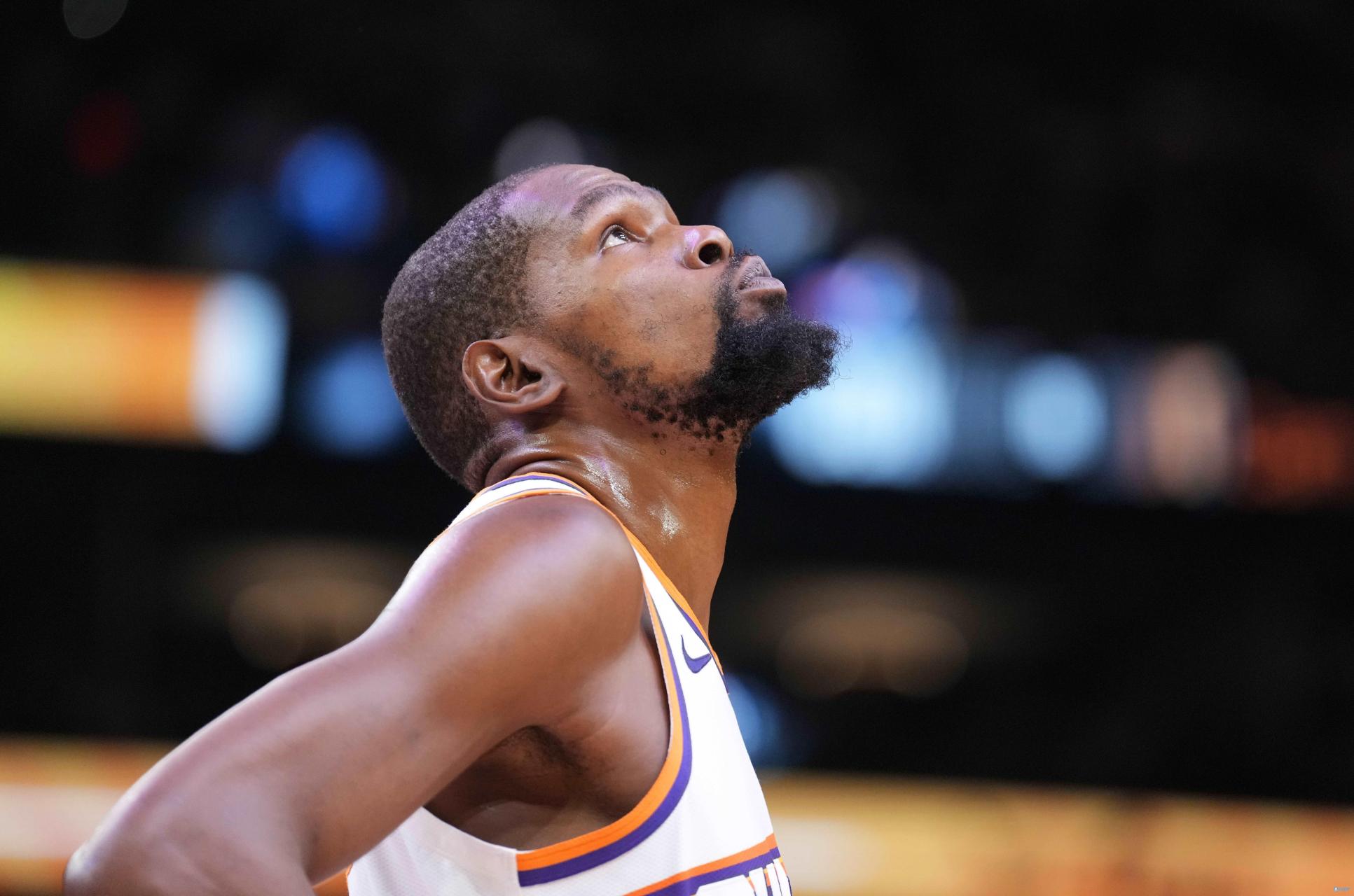 篮网惊险逆转，杜兰特关键时刻挺身而出的简单介绍