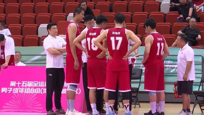 江苏队迎来山东队，双方比拼实力争取晋级机会