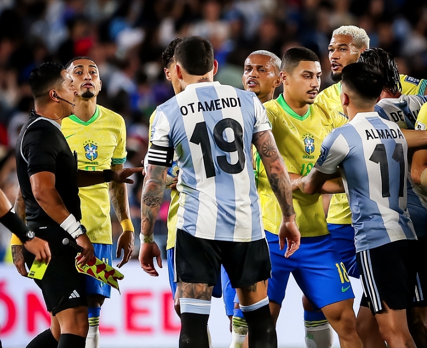 包含阿根廷队淘汰尤雾那多队，跻身强的词条