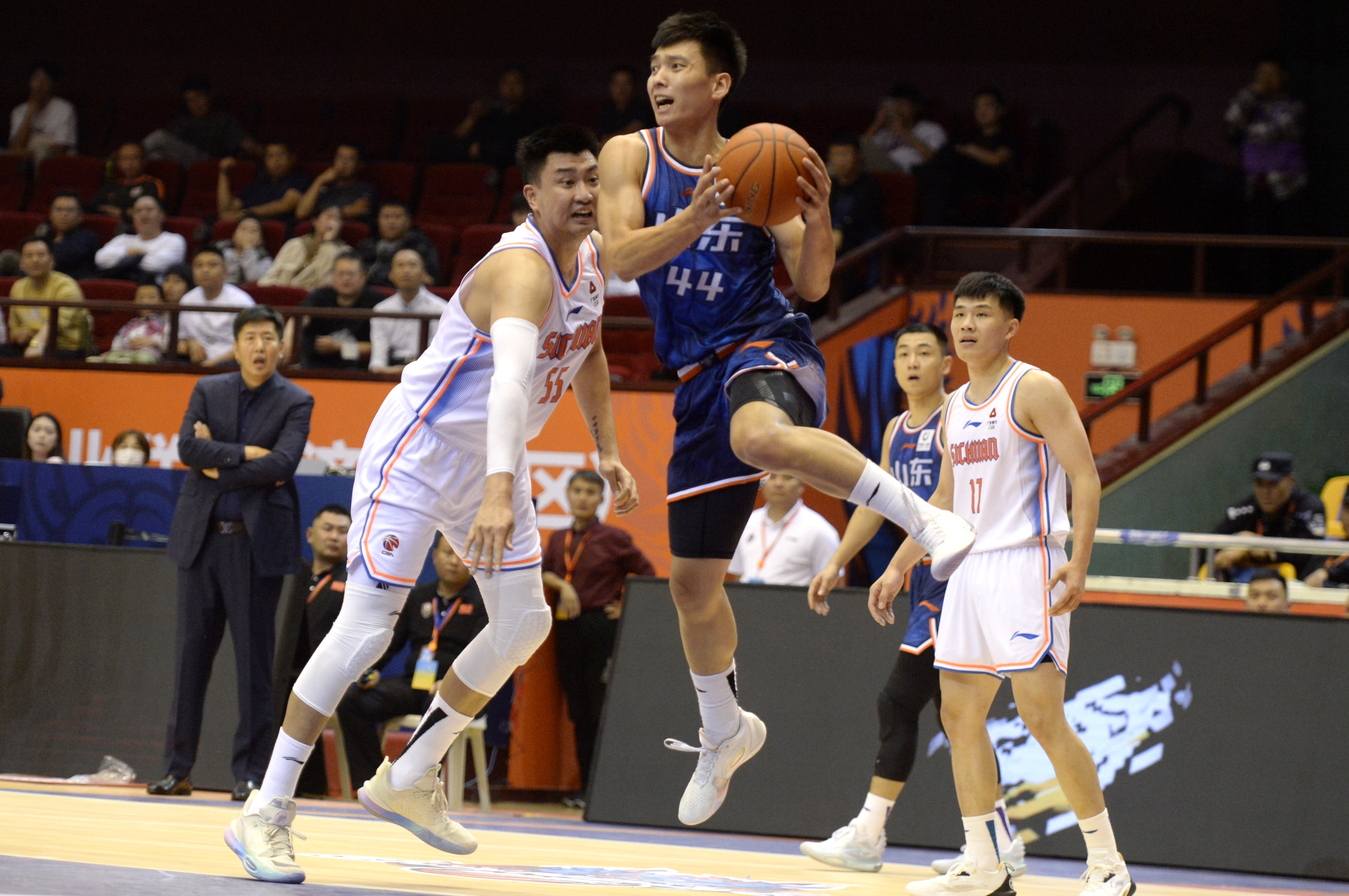 山东男篮大胜对手，显示强大实力的简单介绍