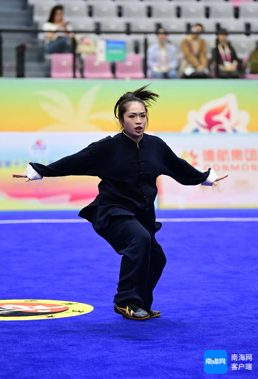 美女选手风采翩翩赢得万千观众