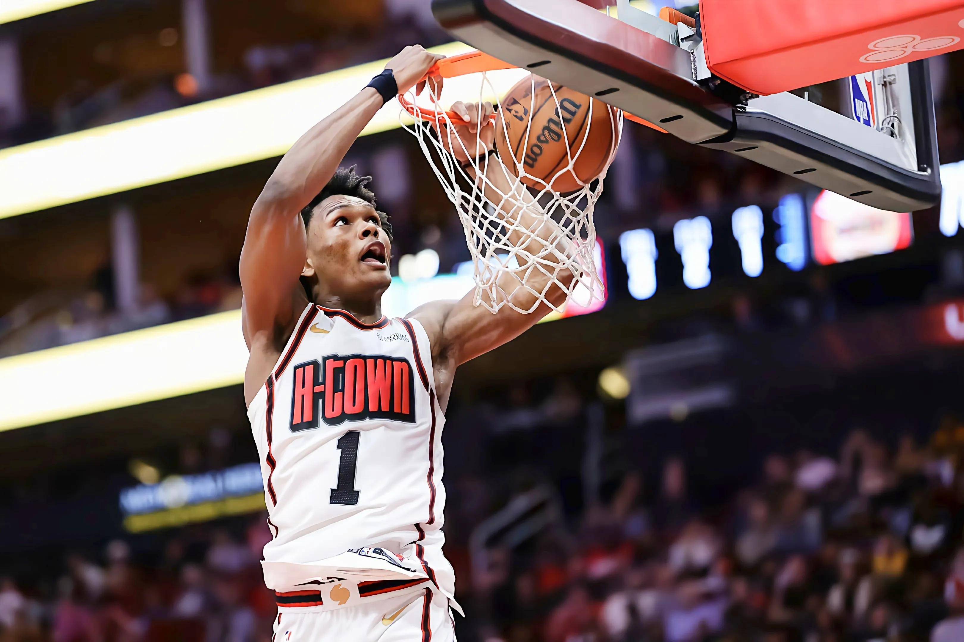 火箭力克雄鹿，继续领跑西部！