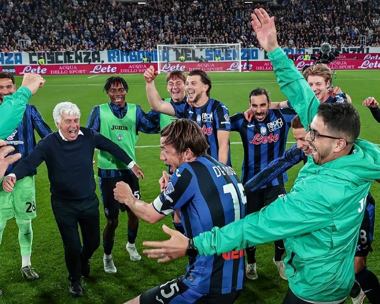 开云体育官方网站-意甲联赛冠军候选队伍实力强劲，争夺激烈