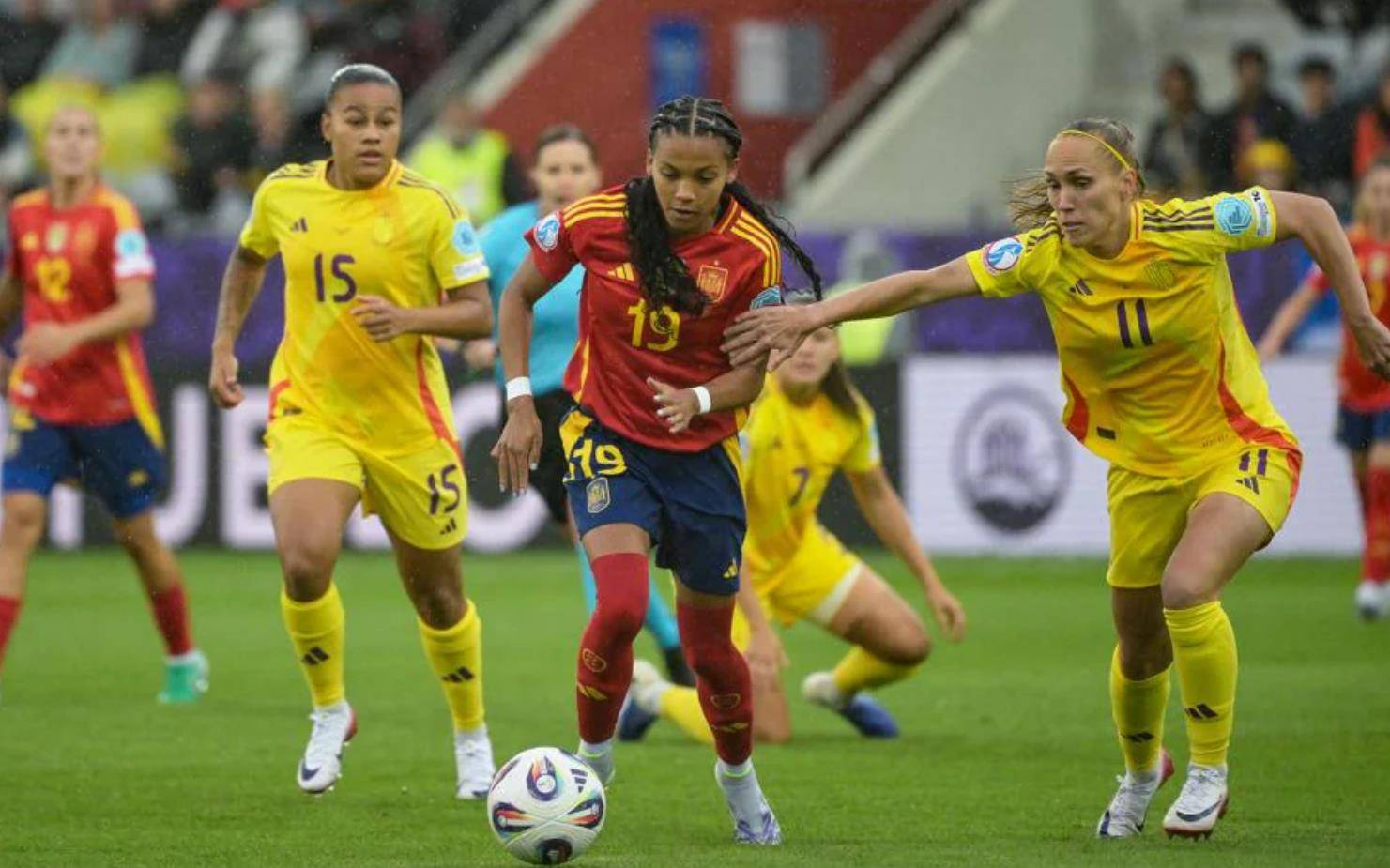 西班牙女足大胜瑞士，晋级八强