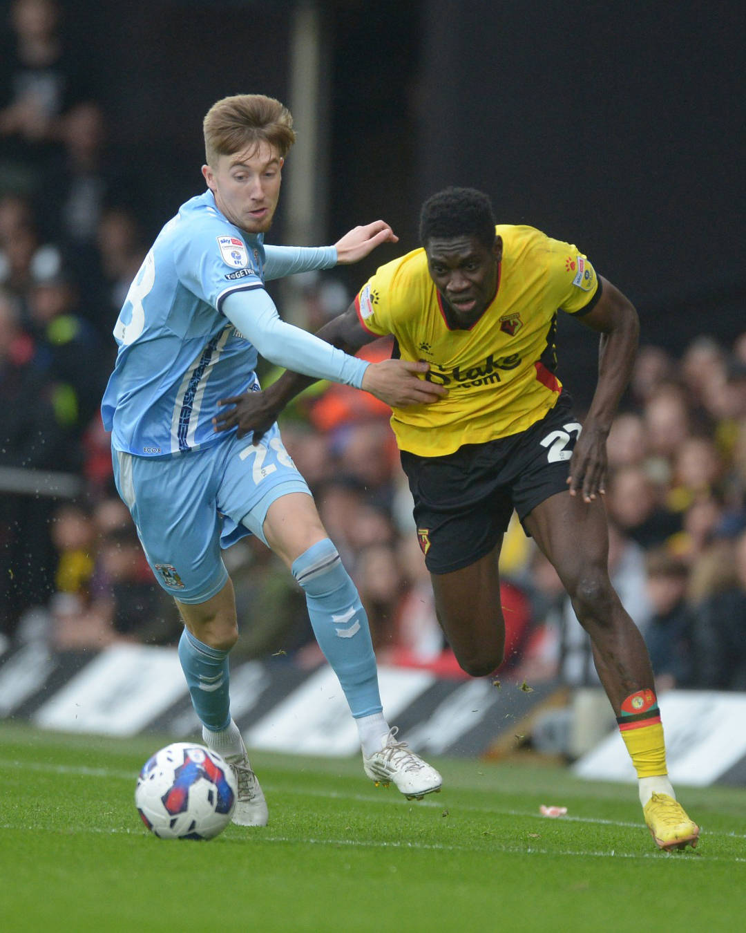 挑战不断，欧预赛势均力敌，胜负难料