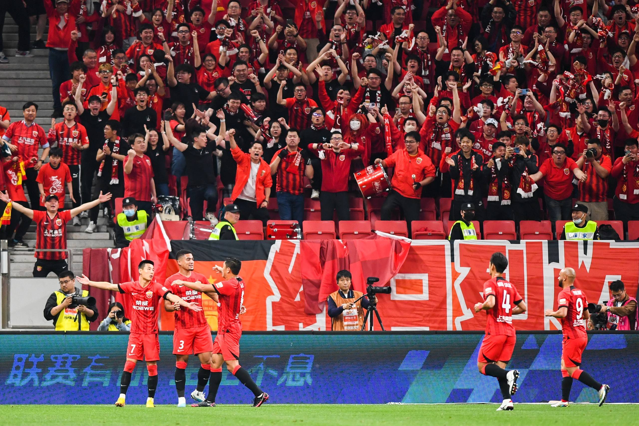 广州球队勇往直前,冲击亚冠 广州球队勇往直前,冲击亚冠