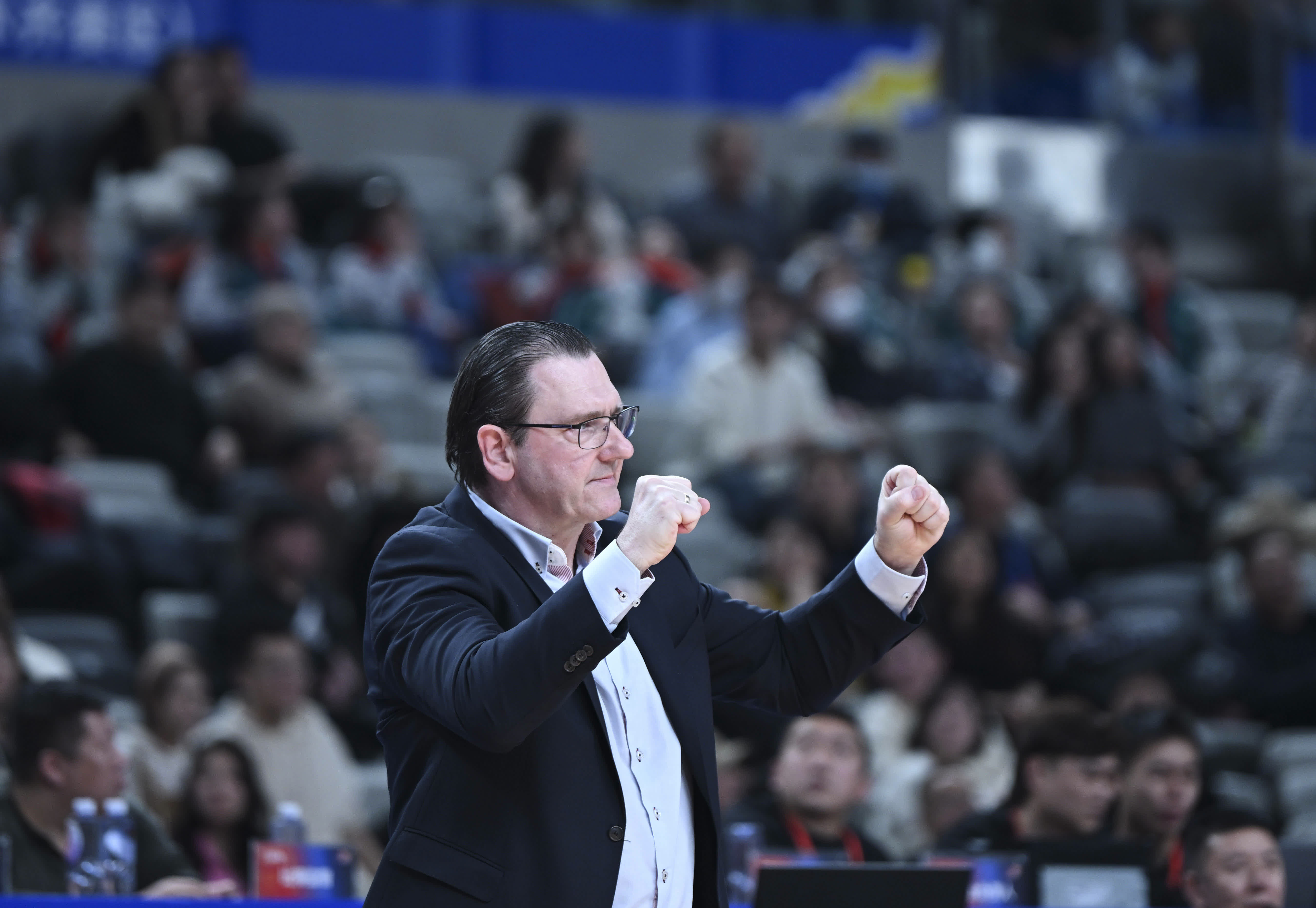 包含福建队客场击败对手，势头强劲的词条