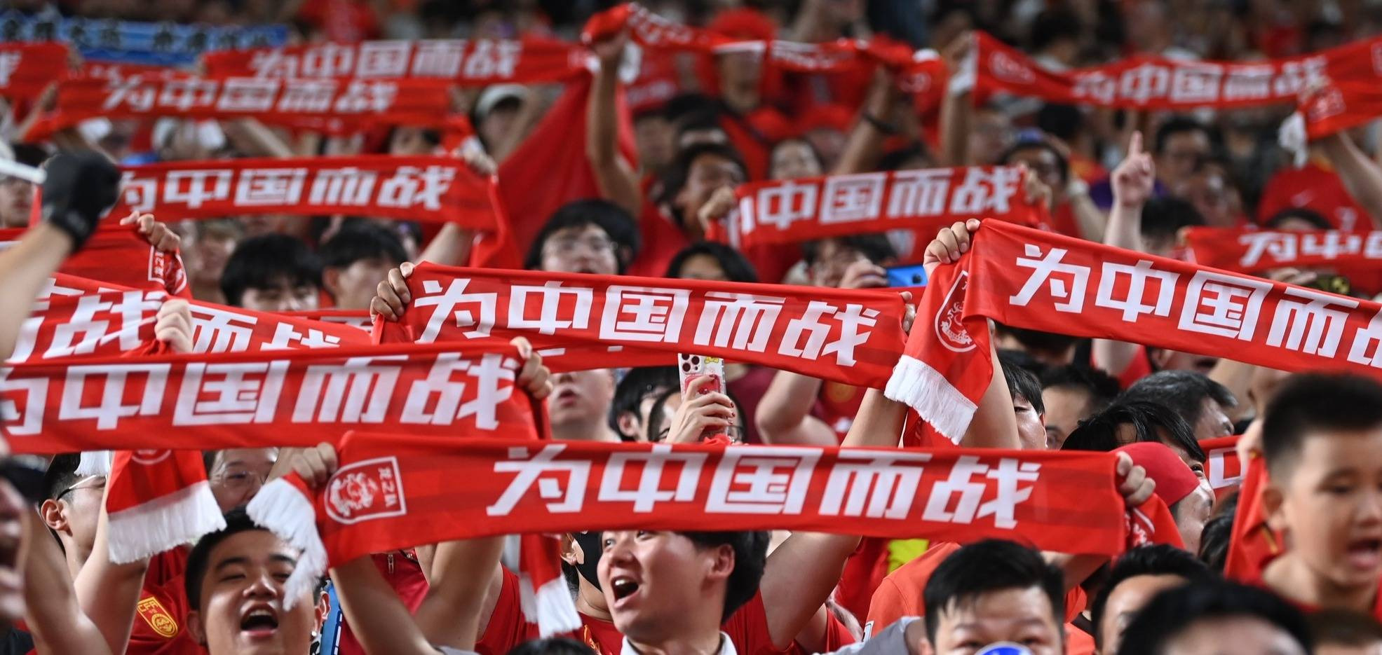 开云APP-比赛中球员们奋勇拼搏争取胜利