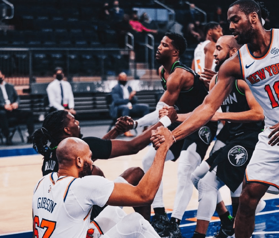 小牛击败国王,唐斯季后赛梦碎开局遭遇苦难 小牛击败国王,唐斯季后赛梦碎开局遭遇苦难