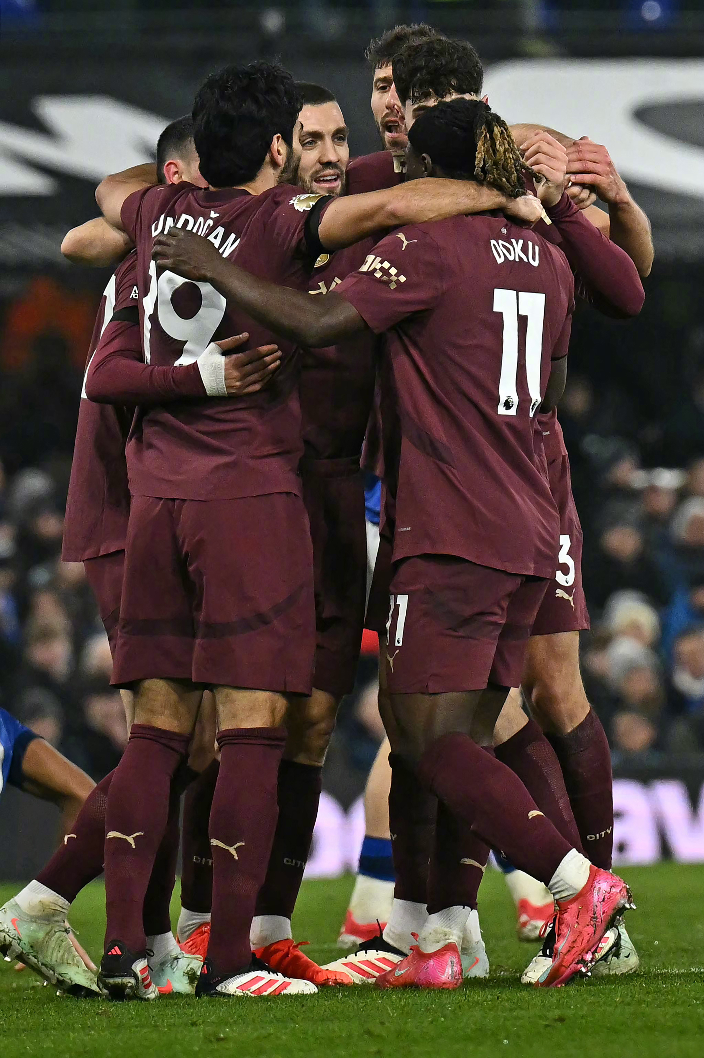 卡瓦尼梅西奇进球,曼联客场战平狼队 卡瓦尼梅西奇进球,曼联客场战平狼队