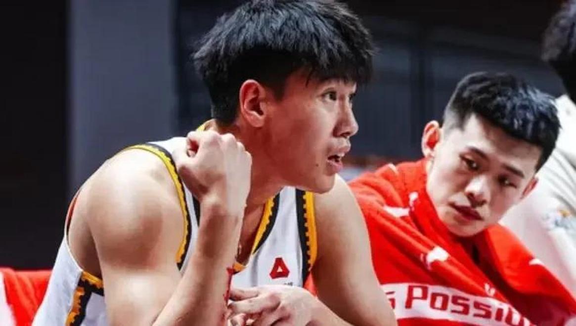 河南男篮主场大胜辽宁队，取得四连胜