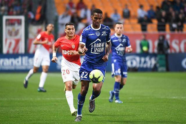 甘冈客场不敌，积分榜逐渐拉后腿