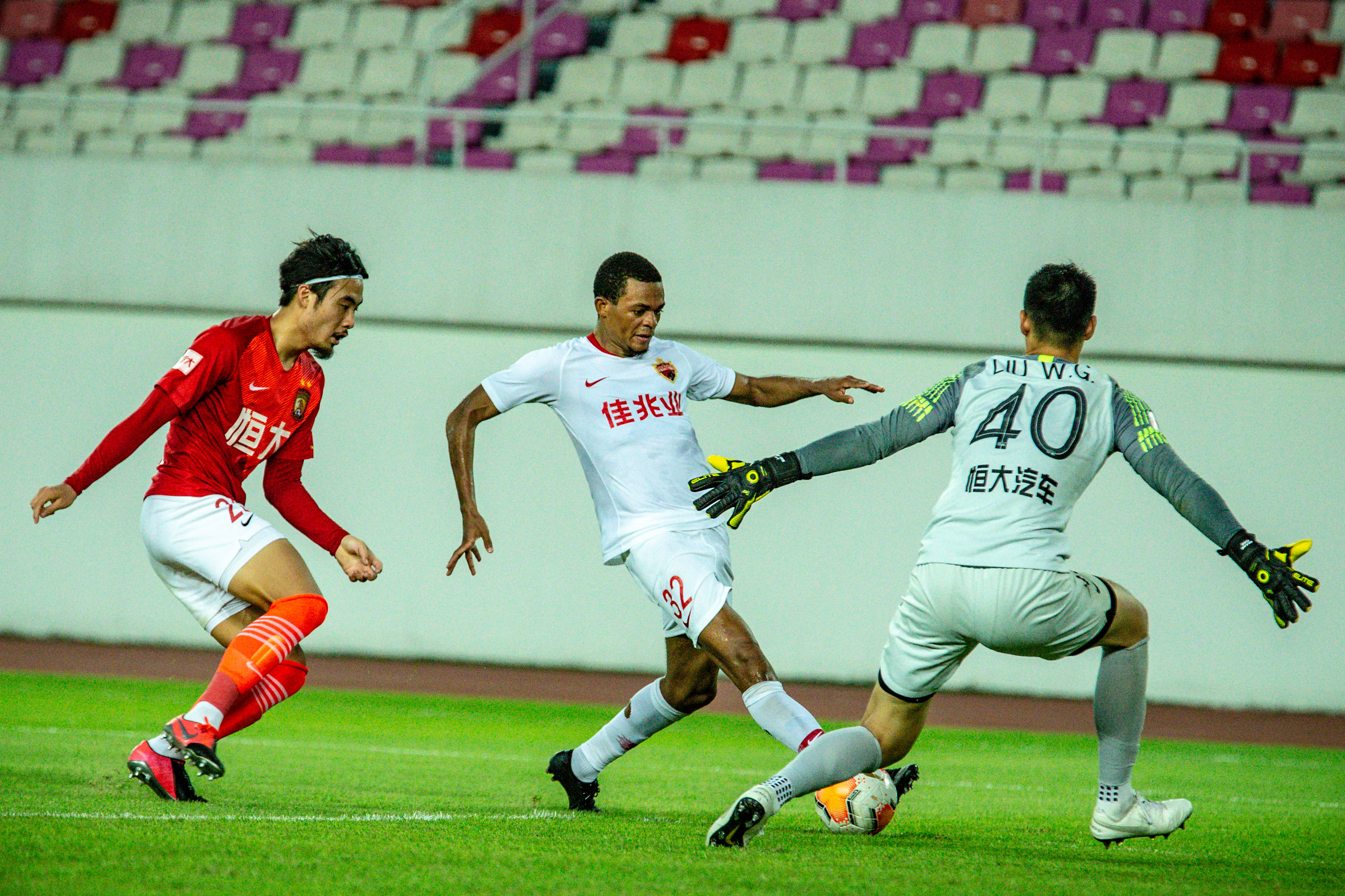 关于河北华夏幸福遭遇恶战，逆转深圳佳兆业保住三分！的信息