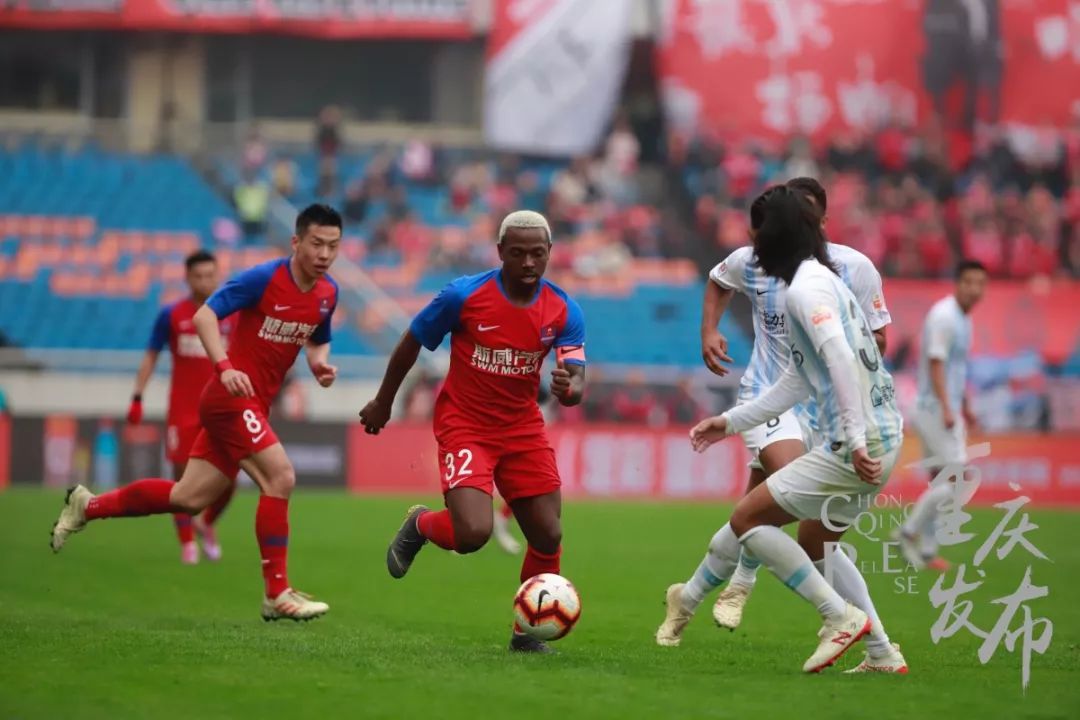 广州富力客场不敌重庆斯威,遭遇客场失利 广州富力客场不敌重庆斯威,遭遇客场失利
