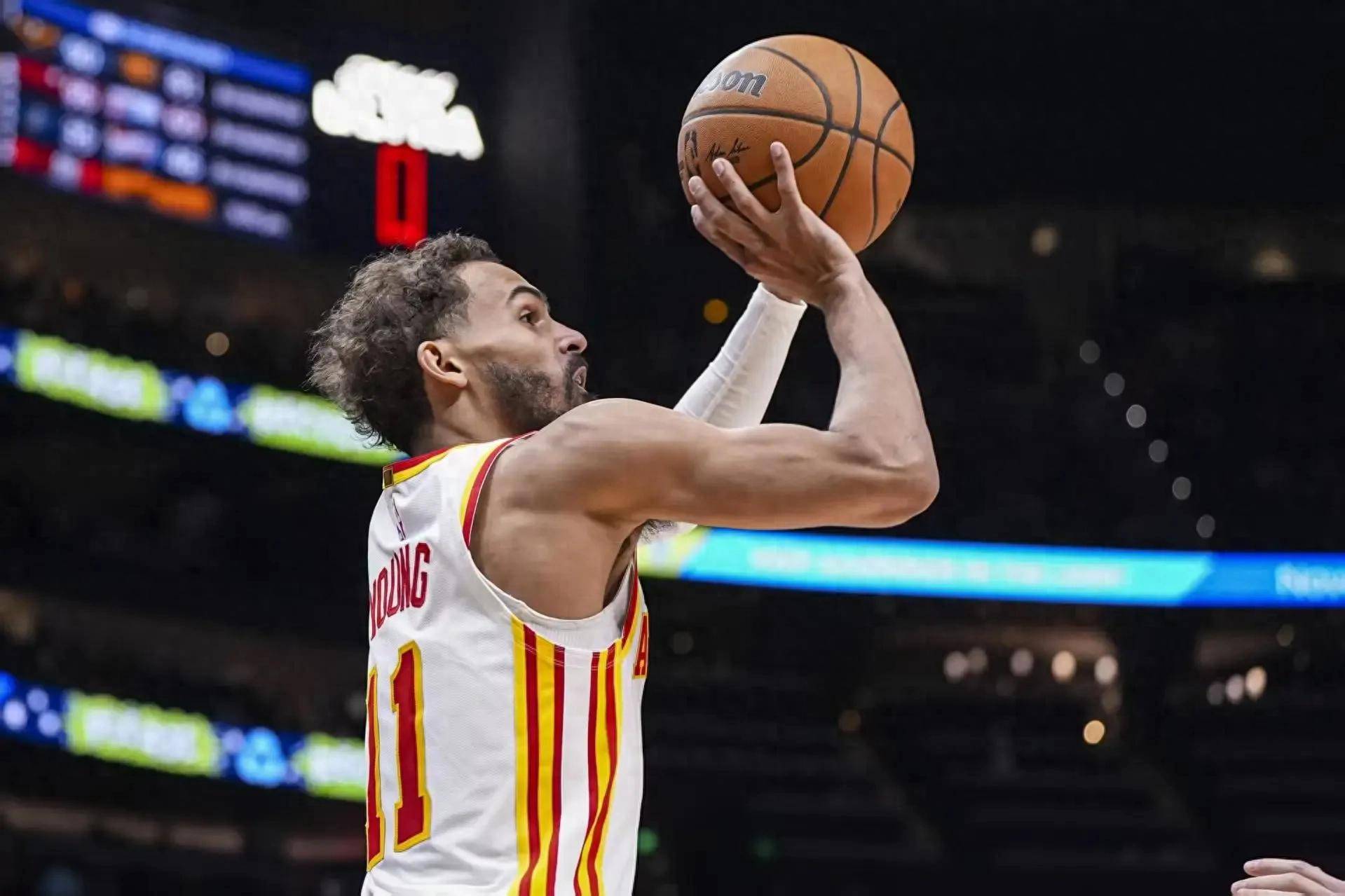 开云体育登录-老鹰险胜劲旅，特雷-杨关键时刻犀利命中决胜球的简单介绍