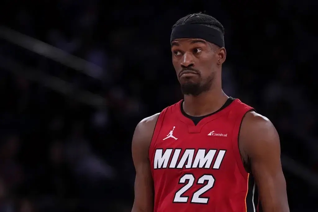 开云体育中国-NBA球员在比赛中受伤，将暂时缺席球队训练