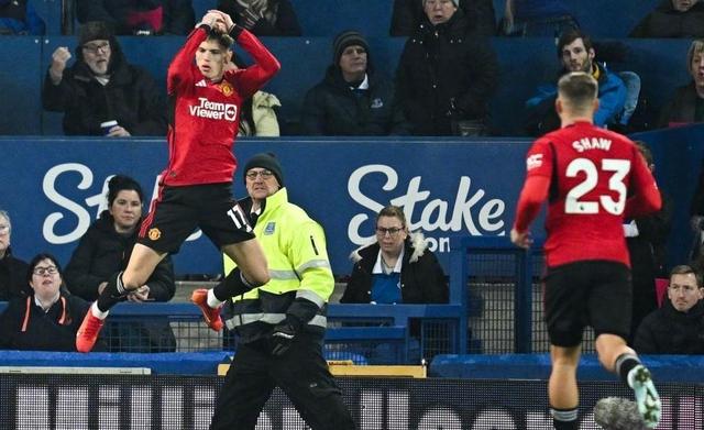 开云体育在线-运动员斗志昂扬，甘愿一战到底谱写传奇