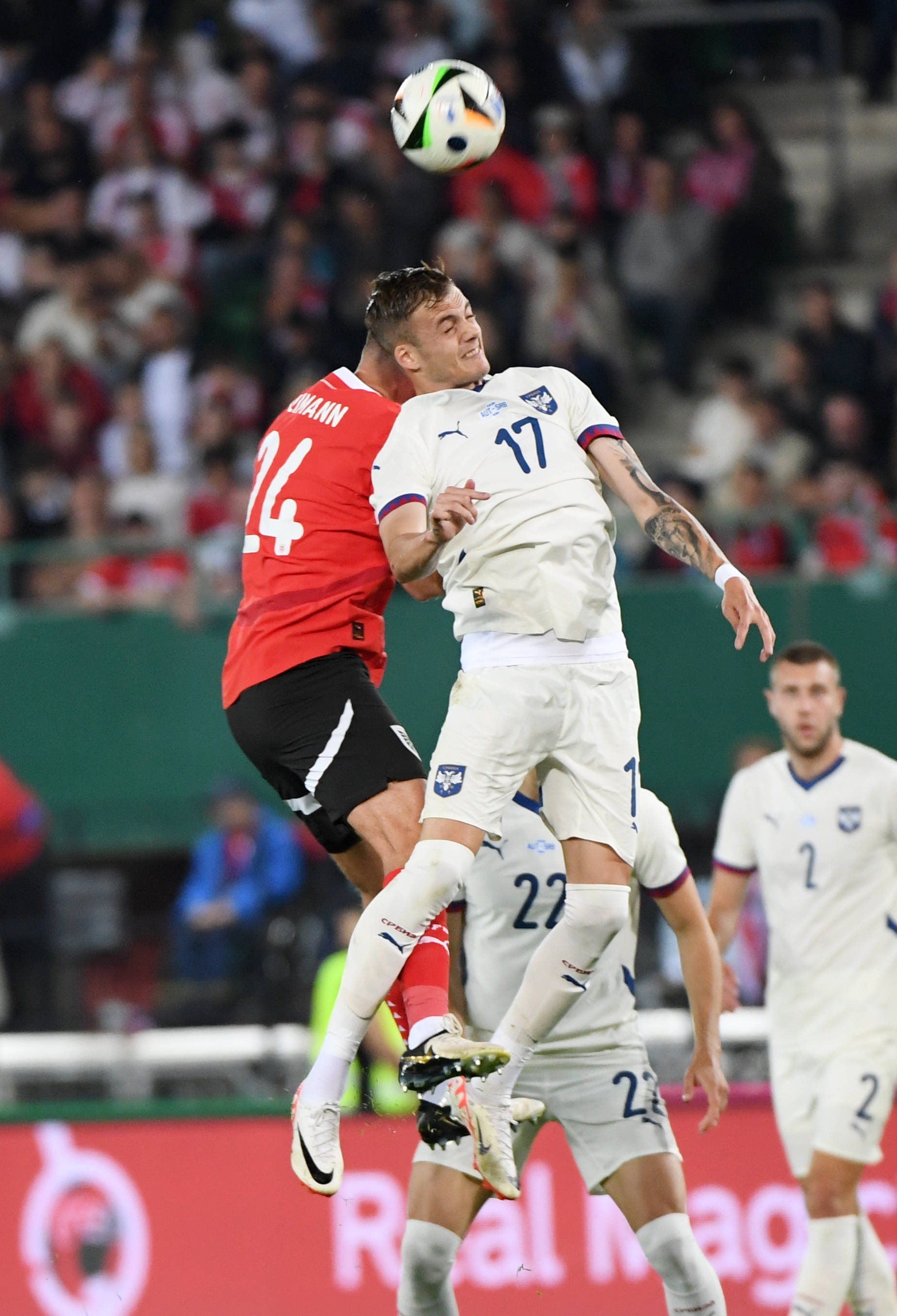 开云体育官网-塞维利亚队在比赛中展现决心