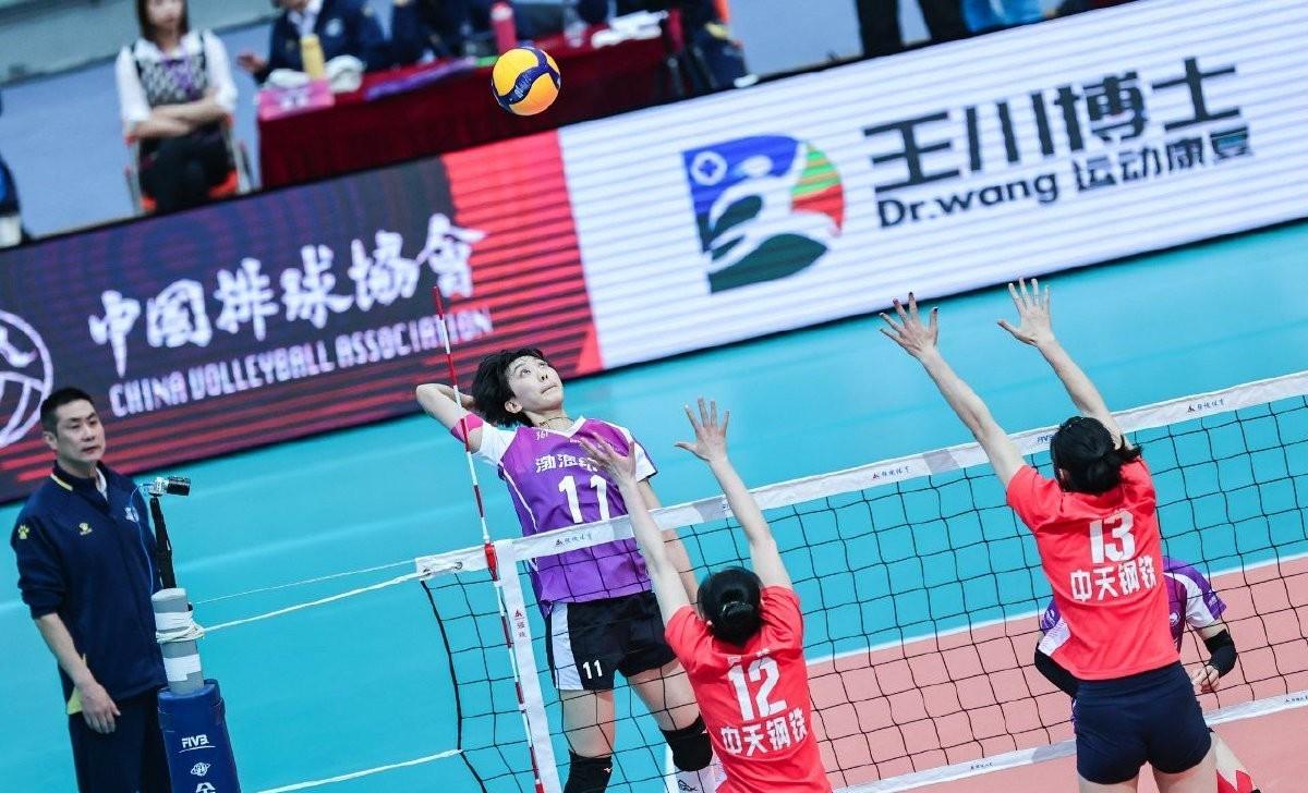 江苏队在比赛中取得巨大胜利，表现出色