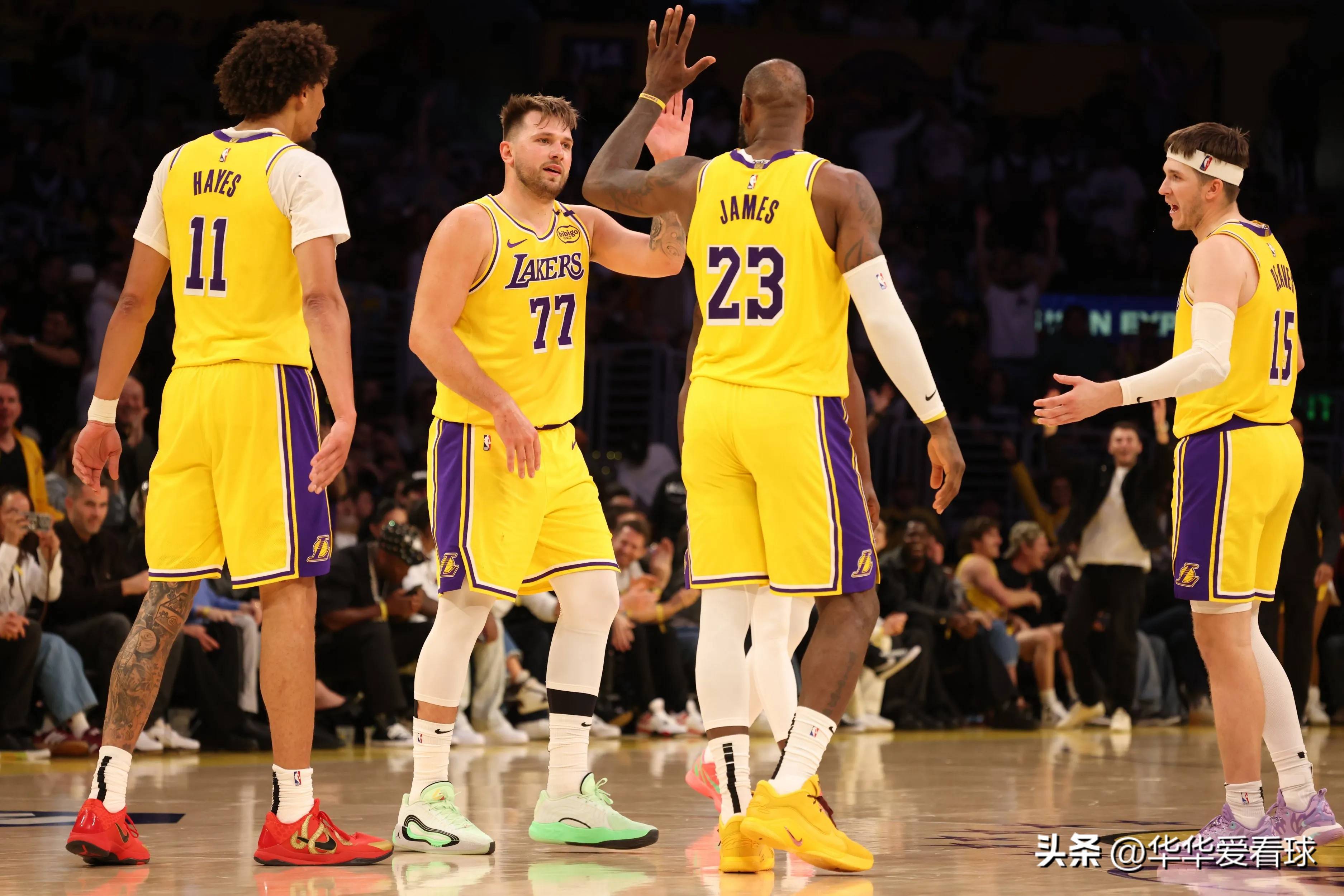 开云体育平台APP-湖人队取得连胜，实力逐渐增强