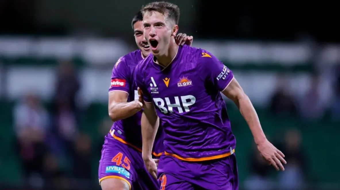 开云体育-澳超劲旅换帅消息曝光，新教练上任接管球队的简单介绍