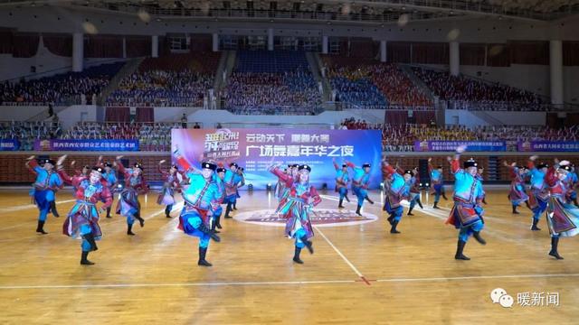 萨拉戈萨队员在场上大放异彩赢得掌声的简单介绍