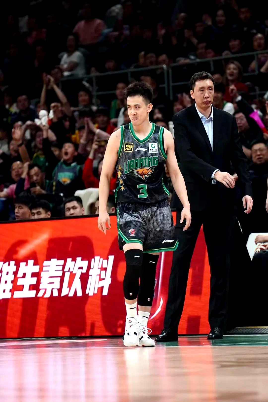辽宁男篮机敏作战，成功击败对手